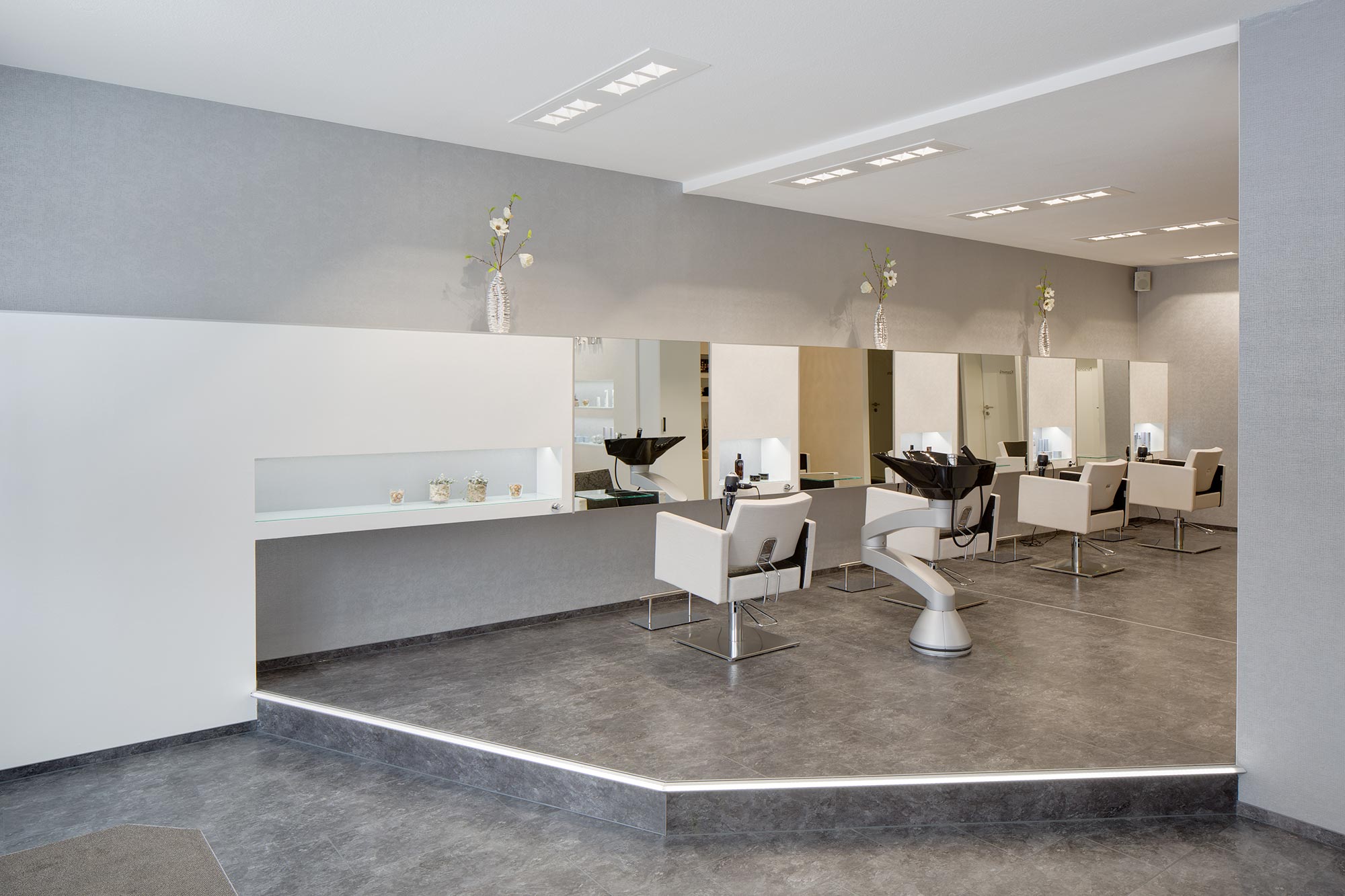 Werbeagentur aus Nordhausen/Thüringen für Grafikdesign und Webseiten: Innenarchitektur des Friseursalons BERENICE in Bad Langensalza