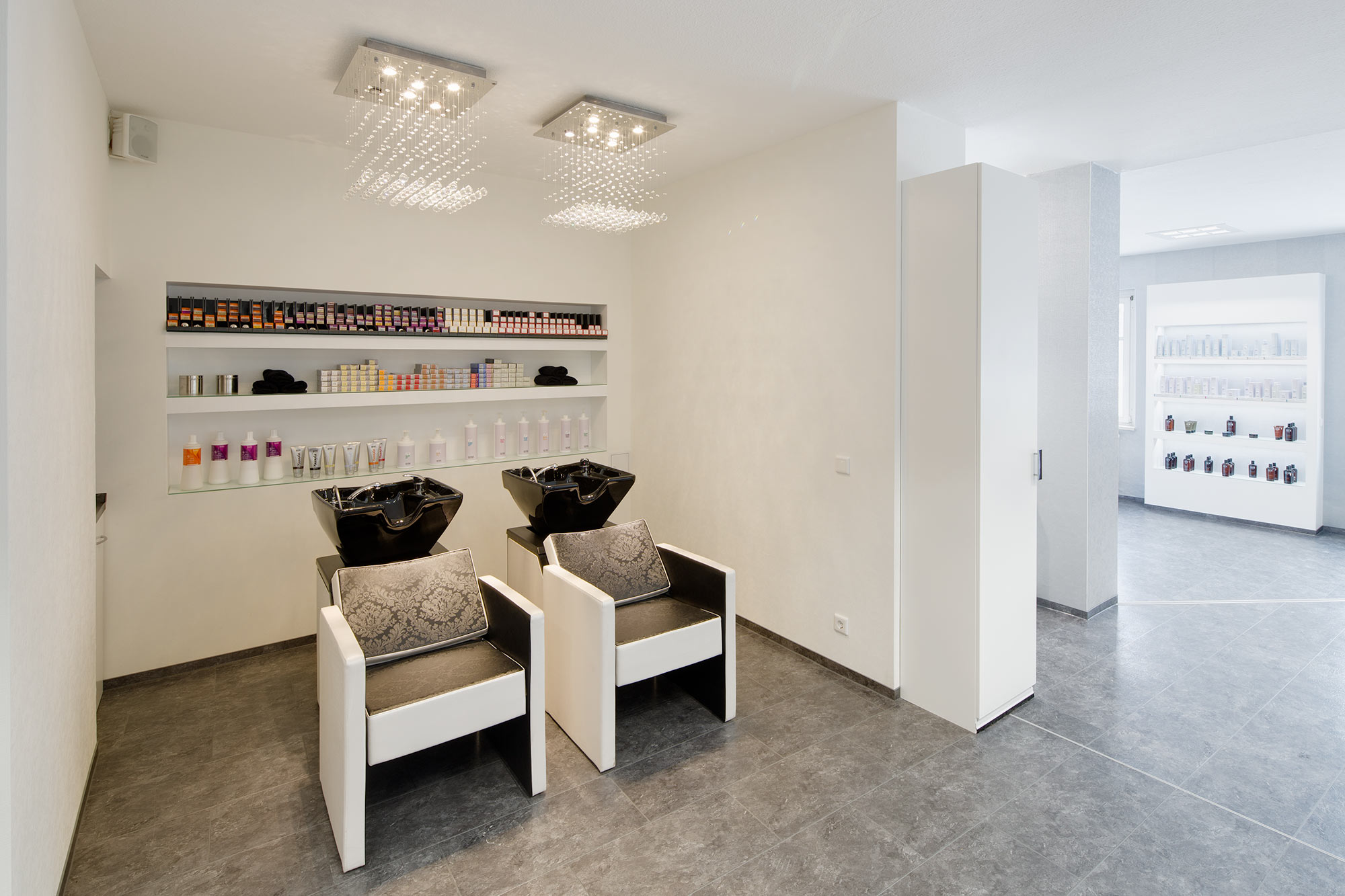 Werbeagentur aus Nordhausen/Thüringen für Grafikdesign und Webseiten: Innenarchitektur des Friseursalons BERENICE in Bad Langensalza